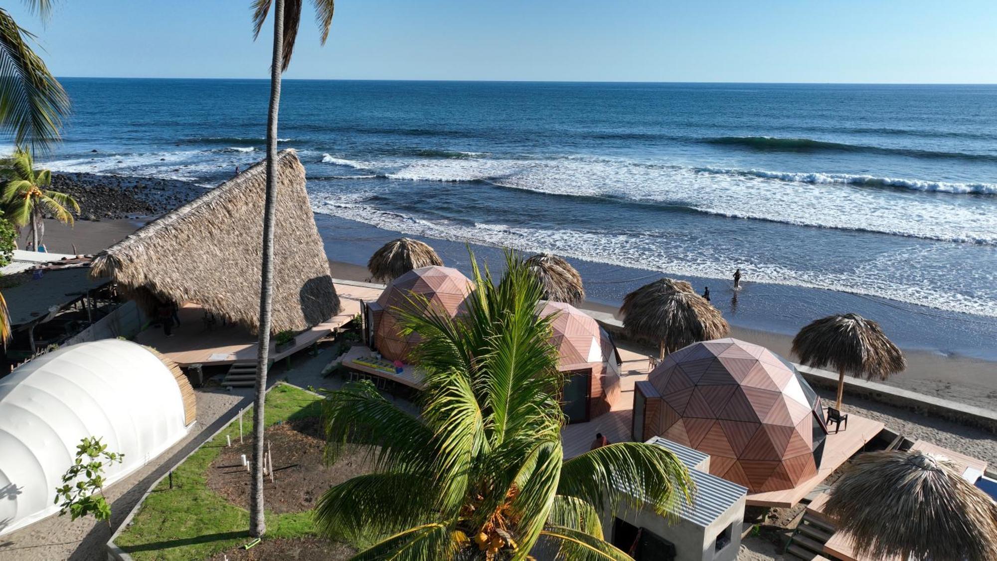 Almare Zonte - Beachfront Glamping Hotel El Zonte Extérieur photo