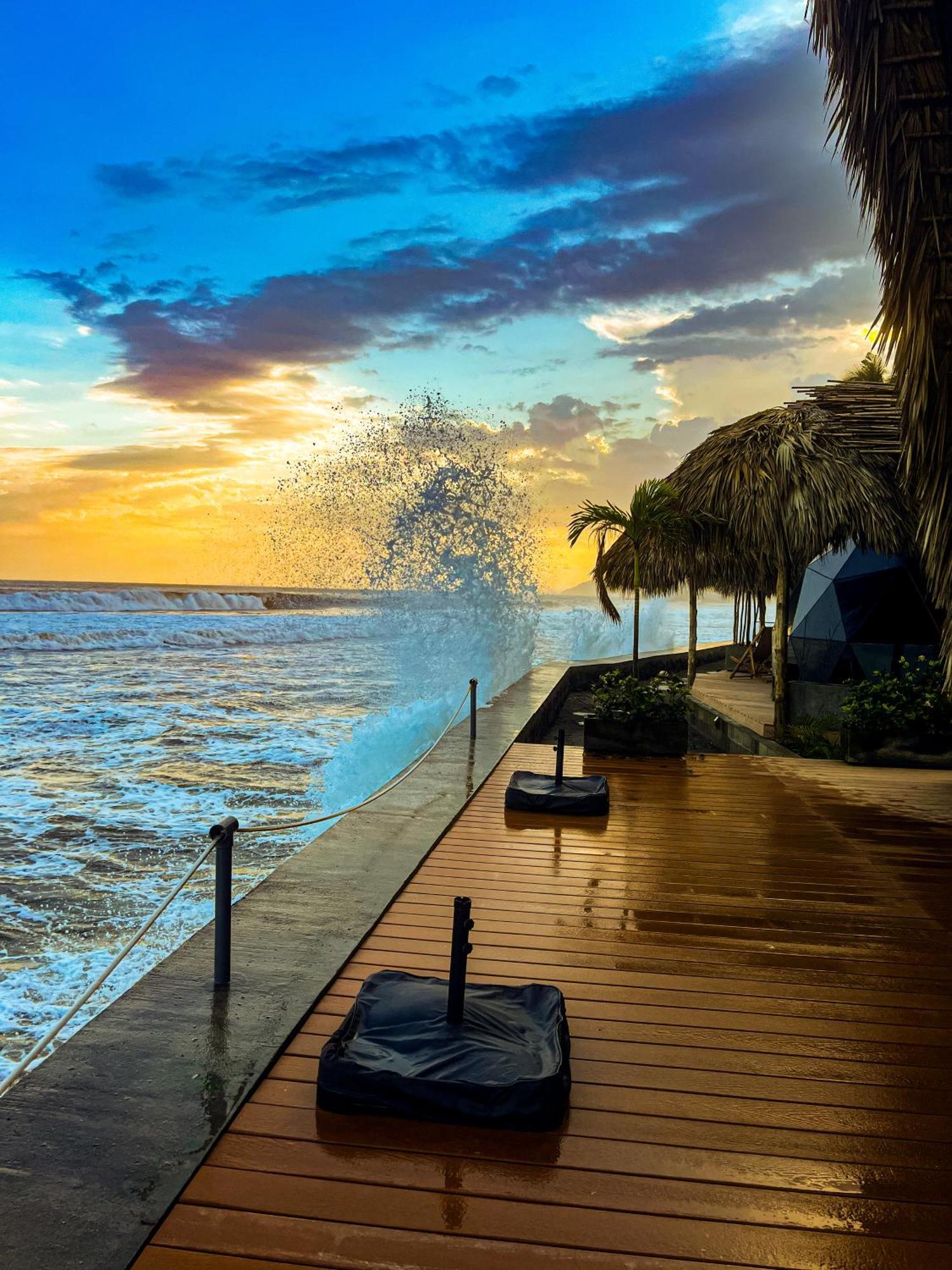 Almare Zonte - Beachfront Glamping Hotel El Zonte Extérieur photo