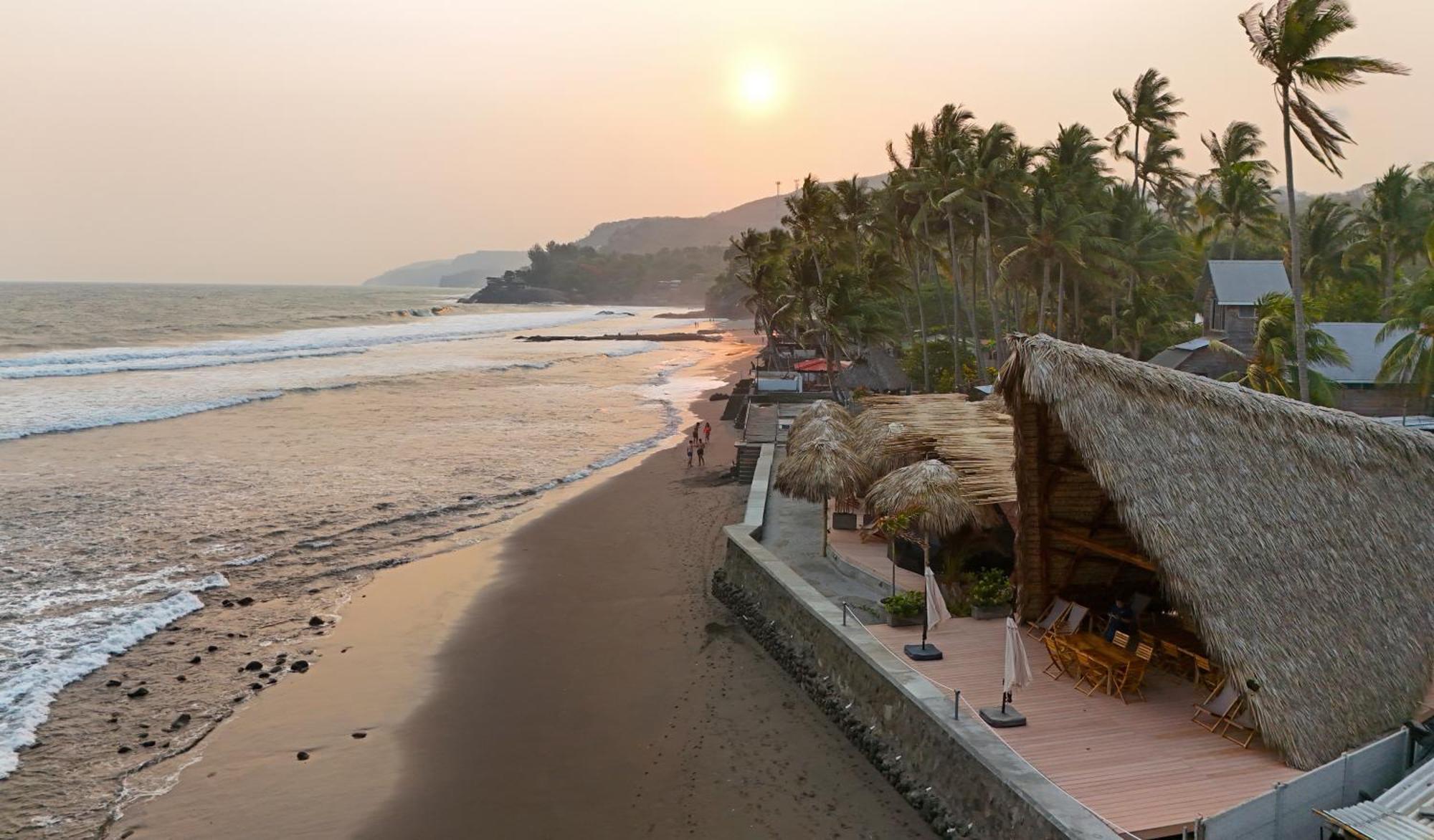 Almare Zonte - Beachfront Glamping Hotel El Zonte Extérieur photo