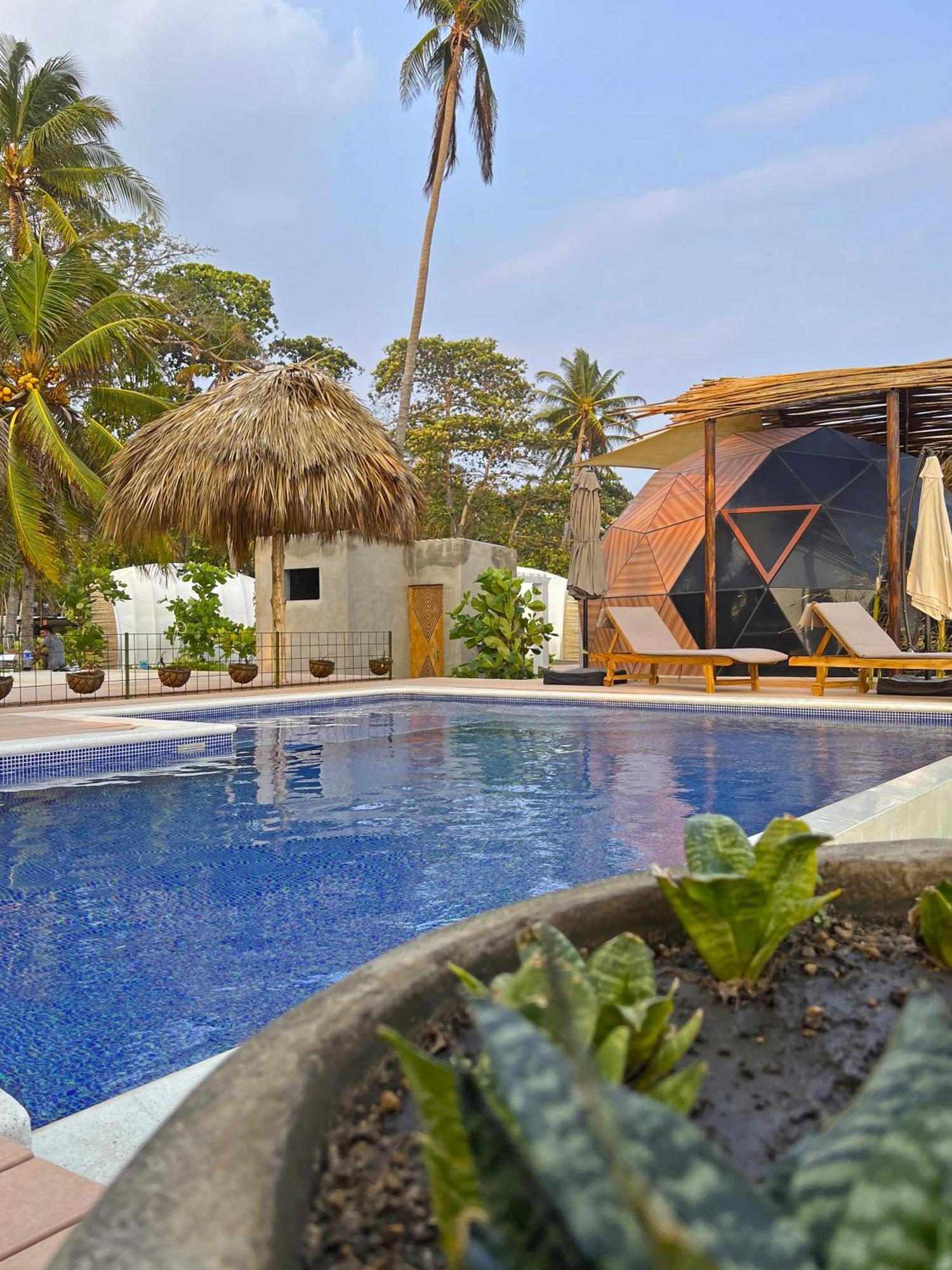 Almare Zonte - Beachfront Glamping Hotel El Zonte Extérieur photo