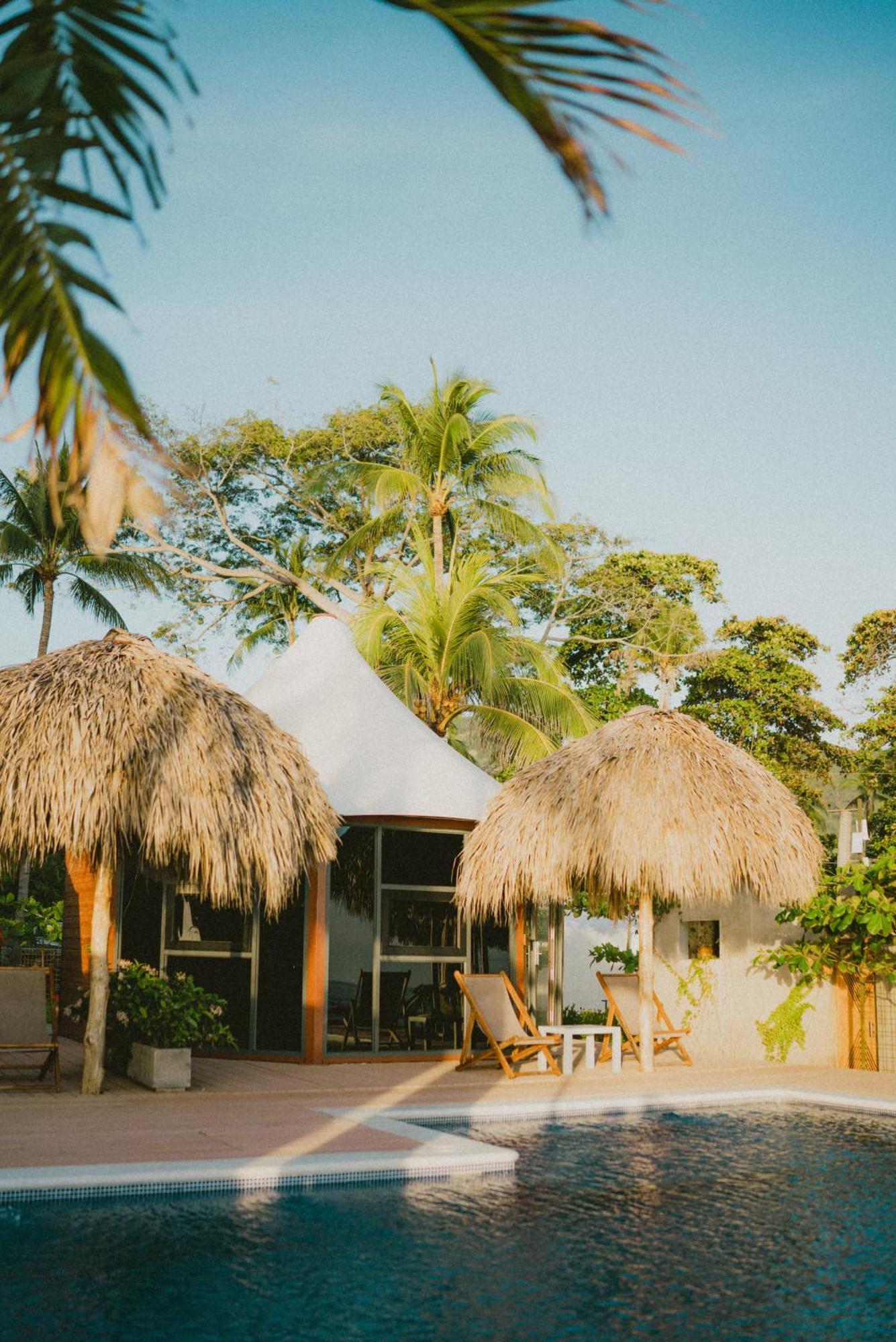 Almare Zonte - Beachfront Glamping Hotel El Zonte Extérieur photo